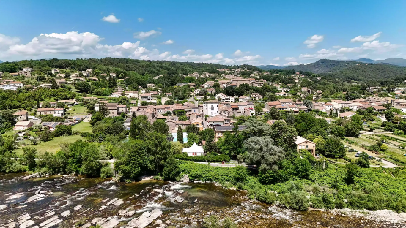 Vue aerienne et Ardèche